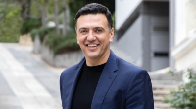 Κτηνώδης δύναμη, ογκώδης άγνοια – O υπουργός Ναυτιλίας Βασίλης Κικίλιας μπέρδεψε τα στενά του Ορμούζ με το Σουέζ