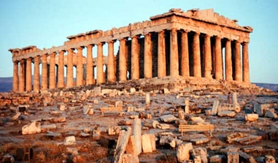Τουρίστας έκλεψε μάρμαρα από την Ακρόπολη – «Δεν ήξερα ότι απαγορεύεται», είπε στις Αρχές