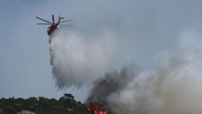 Συναγερμός στην Πυροσβεστική - Πυρκαγιά στα Βίλια Αττικής -  Και 4 εναέρια μέσα στην κατάσβεση